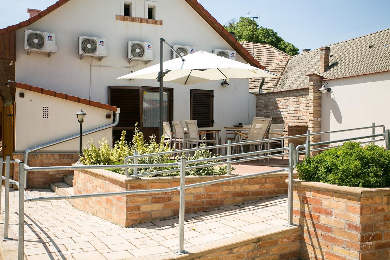 Hotel Maushaus à Vemend Extérieur photo